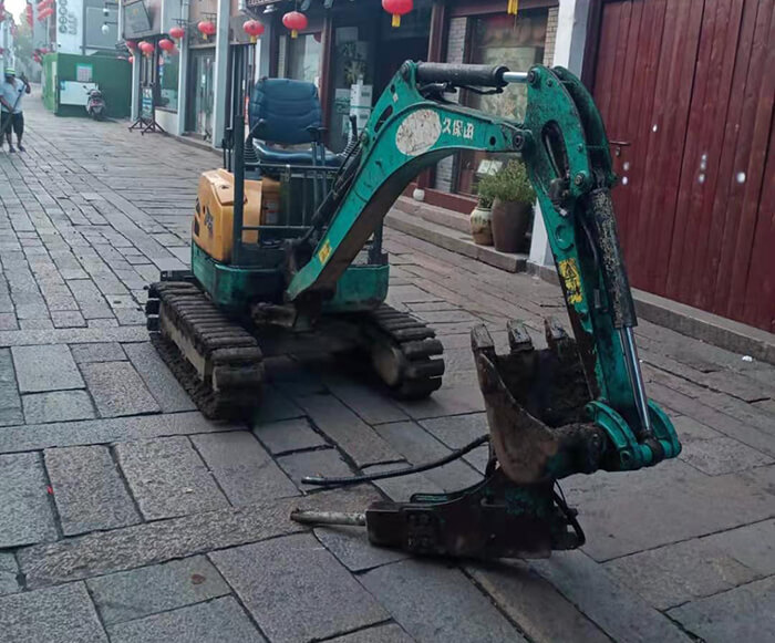 農(nóng)業(yè)養(yǎng)殖基地開(kāi)挖水溝(圖1)