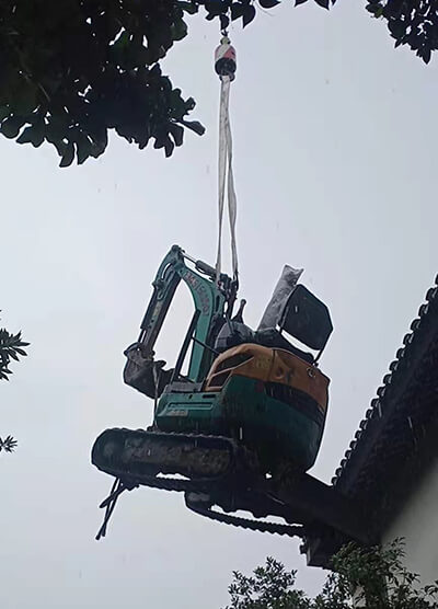 小挖機(jī)吊裝(圖1)